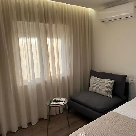 Anna's Blloku Apartment *