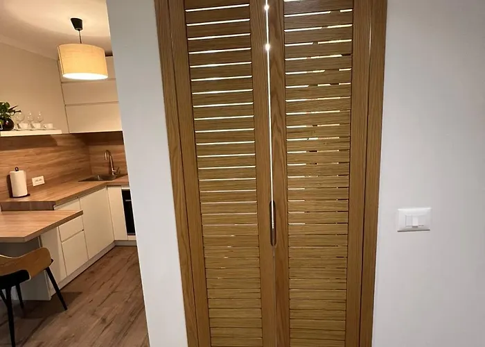 Anna's Blloku 티라나